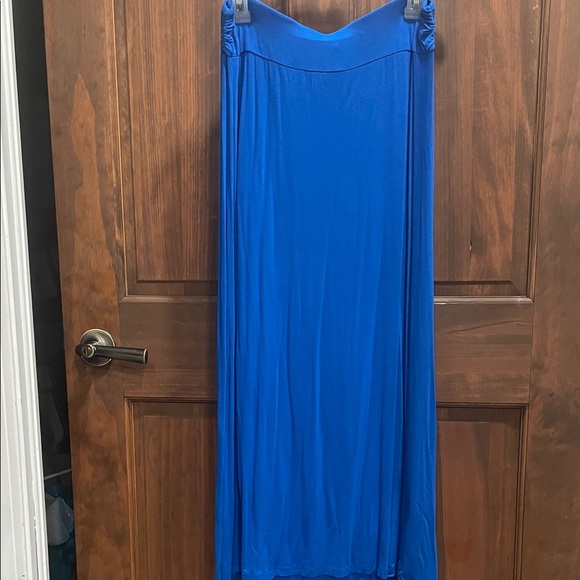Liz Claiborne Dresses & Skirts - Liz Claiborne Vibrant Blue Maxi Skirt